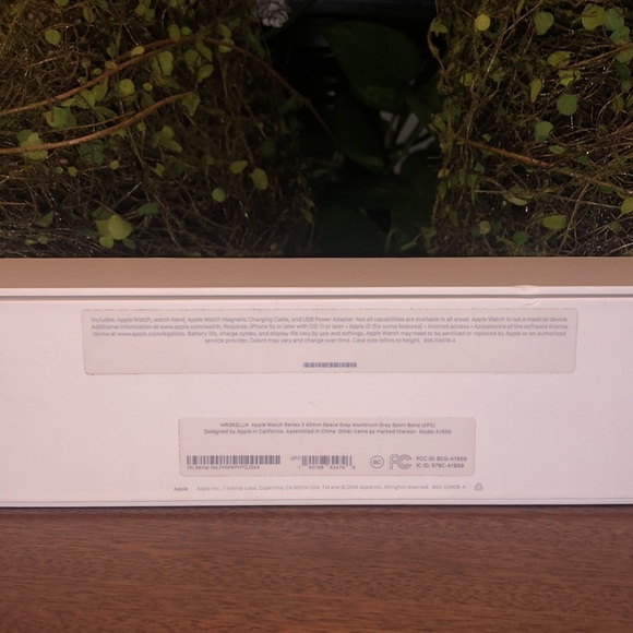 *SOLD* Apple Watch Series 3 Box & Band - Picture 8 of 9